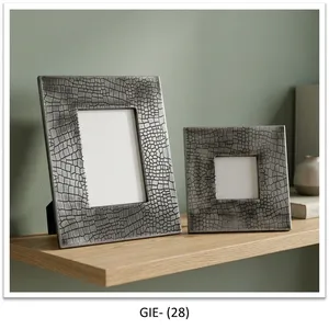 Cadre photo rectangulaire en métal avec design texturé en relief, fait main, pour décoration de table, maison ou bureau - Product Image 6