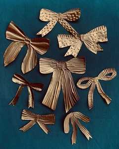 Metal Bow Ornaments Vintage Handicraft Decor Golden Irregular Shape <b>Christmas</b> Decoration - Product Image 1