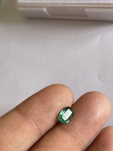 1.34 Quilates, Corte Cojín, Esmeralda Zambiana, 8x6x3.5 mm, Verde Intenso, Gema Suelta para Diseño de Joyería, Anillo de Compromiso con Esmeralda - Product Image 4
