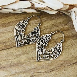 Nuevos pendientes de aro bohemios con filigrana, joyería tribal de latón para mujer, pendientes plateados con recortes florales para venta al por mayor/OEM/ODM - Product Image 5