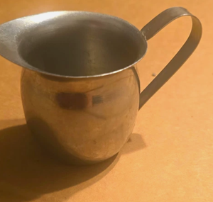 Mini-pichet à crème en acier inoxydable, pichet à crème individuel, petite carafe à lait, pichet à lait pour expresso, finition brossée et polie - Product Image 1