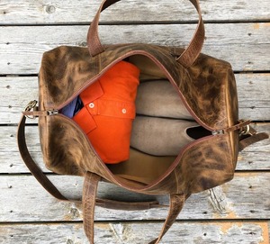 กระเป๋าเดินทางหนังวัวแท้สไตล์เรโทร ขนาด 36-55 ลิตร น้ำหนักเบา พกพาสะดวก สำหรับเดินทางท่องเที่ยวหรือธุรกิจ รุ่น LDB-0254 เหมาะสำหรับทั้งชายและหญิง - Product Image 4