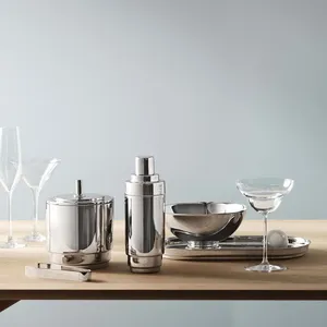 Juego de Coctelería Moderno Hecho a Mano en Aluminio con Cubitera, Vasos de Martini y Coctelera, para Uso en Mesa, Ecológico y Duradero - Product Image 5