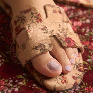 Chaussures pour femmes, style neutre, motif floral délicat, charme classique, styles modernes, designs uniques, beige naturel, imprimé, antidérapant, tendance de la mode - Product Image 6