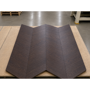 Parquet en bois franc français Chevron, 6 po x 5/8 po x 30 po, chêne blanc, qualité classique sélectionnée - Product Image 1