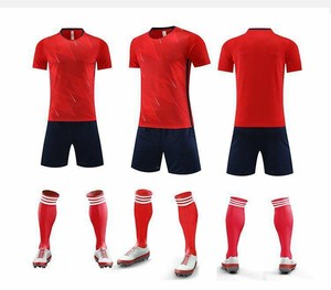 Ensemble de maillots de football rouge pour hommes avec imprimé géométrique, col en V, manches courtes, uniformes respirants pour toutes les saisons, taille adulte, OEM ODM - Product Image 3