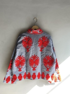 Chaqueta de Algodón con Bordado Floral Color Mostaza para Mujer, Estilo Bohemio Prairie Chic, Cuello Camisero, REGALO PARA ELLA - Product Image 6