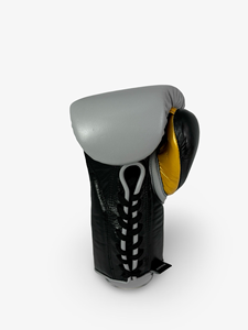 ถุงมือฝึกซ้อม No Boxing No Life สีเทาอ่อนและสีดำทอง ถุงมือชกมวยดีไซน์ใหม่แบบผูกเชือก ผลิตตามสั่ง - Product Image 3