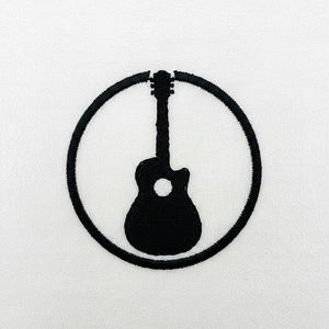 Parches bordados termoadhesivos personalizados al por mayor para guitarra acústica, insignias con logo musical negro para chaquetas y ropa, a granel - Product Image 1