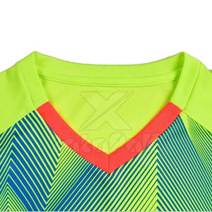 Camiseta de Fútbol Personalizada de Manga Corta, 100% Poliéster, Alta Calidad, Transpirable, Ligera, Ideal para Entrenamiento de Equipos - Product Image 3