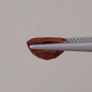 Hessonita Roja Natural, Gema Suelta de 3.85 Quilates, Corte Cojín 10.5x7mm, Certificada por IGI, Excelente Calidad, Joyería al por Mayor - Product Image 2