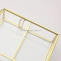 Boîte rectangulaire dorée écologique personnalisée, 3 compartiments, cadre en laiton artisanal, laque haute brillance, sur mesure
