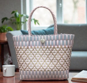 Sac et sac à main élégants pour femmes, en cordon plastique tissé de couleur douce, design nouveau, faits à la main, pour l'été, la plage et les vacances. - Product Image 3