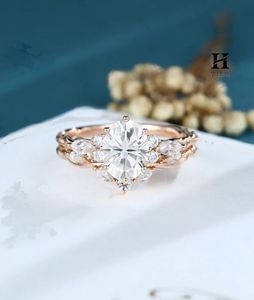 Anillo de Compromiso de Lujo con Diamante Cultivado en Laboratorio de Corte Ovalado, Oro Rosa de 14K, Tiara Curva Marquise, Conjunto Nupcial Apilable - Product Image 1