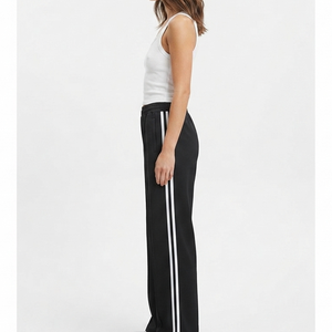 Pantalon de survêtement large pour femme OEM, noir, avec bande latérale, taille élastique, logo thermocollé, coupe décontractée, longueur intégrale, pour l'automne - Product Image 5