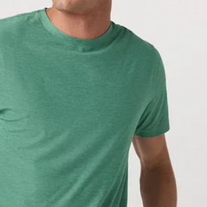 Camiseta para hombre con estampado de menta fresca y personalización en el pecho, ultra suave, informal, estilo urbano, cuello redondo, esencial para el verano. - Product Image 4