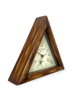 Jam Dinding Kayu Desain Segitiga Gaya Art Deco Antik dengan Jarum Quartz, Pola Still Life, Baterai AA untuk Modern
