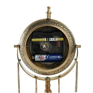 Reloj de Escritorio Circular de Latón con Números Romanos, Diseño Tradicional, Funciona con Batería, Movimiento Mecánico, Sonido de Campana Cada Hora - Product Image 3