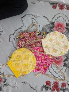 Mini sac Potli de créateur pour femme, broderie de perles multicolores, fermeture à cordon de haute qualité, cadeau de mariage et de fête, pour la garde-robe - Product Image 1