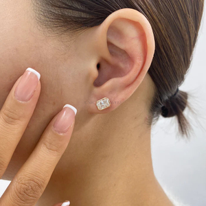 ต่างหูเพชรทรงกลมทองคำ 14k ดีไซน์หรูหรา ได้รับการรับรองจาก IGI เหมาะสำหรับเป็นของขวัญเพื่อนเจ้าสาว ความงามที่ยั่งยืน - Product Image 3