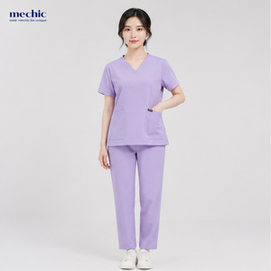 Uniforme Médico Antiarrugas para Mujer, Cuello en V, Color Morado Suave, Tejido Transpirable, Poliéster y Rayón - Product Image 4