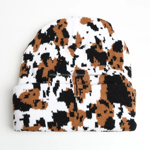 Chapeau en tricot unisexe avec logo personnalisé, impression par sublimation jacquard - Product Image 4