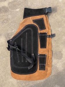 Delantal Profesional para Herrador, Pantalones de Cuero para Herrar Caballos, Babero de Seguridad para Herrería, Equipo Resistente para el Cuidado de Pezuñas de GUJJAR SURGICAL - Product Image 1