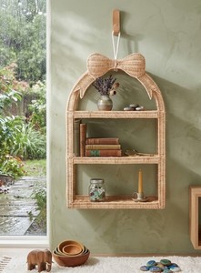 Estante de Pared de Ratán Tejido a Mano con Parte Superior en Forma de Arco, Tres Niveles de Almacenamiento, Estilo Boho Natural para Decoración del Hogar o Cuarto de Niños - Product Image 6
