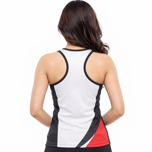 Camiseta sin mangas para mujer con diseño ligero, silueta ajustada, transpirable y curvada, con tejido acanalado suave y elasticidad para recuperación. - Product Image 2