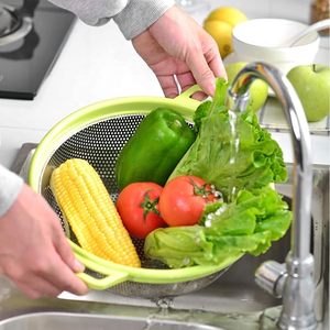 Passoire en acier inoxydable à mailles fines avec bord et poignées en plastique vert, bol égouttoir - Product Image 3