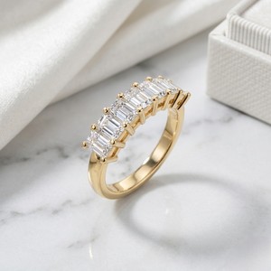 แหวนวงแหวนเจ็ดเม็ดทรงวงรี 1.05 กะรัต ฝังแบบขาเสียบ - Product Image 3