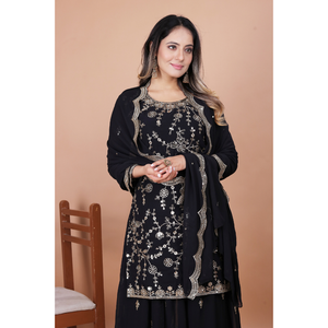 Haut en faux georgette avec broderie intérieure en micro-coton, associé à un pantalon palazzo brodé et à une dupatta richement brodée. - Product Image 5