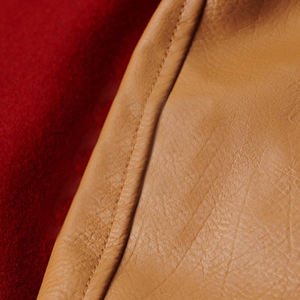 Chaqueta Varsity de alta calidad 100% algodón para hombre, OEM/ODM, logotipo bordado en chenilla personalizado, chaqueta de hombre estilo urbano. - Product Image 5