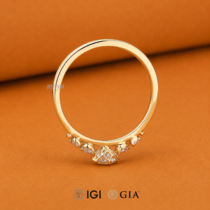 Bague de promesse délicate avec diamant rond de laboratoire, diamant serti dans des griffes, bague de fiançailles pour femme - Product Image 4
