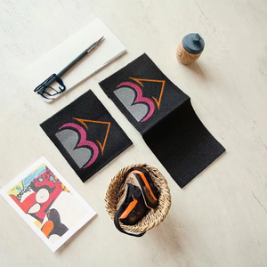 Etiqueta tejida de algodón satinado mate personalizada, de corte recto, tipo damasco, con borde cortado a láser y doblado, para prendas de vestir, la más vendida - Product Image 5