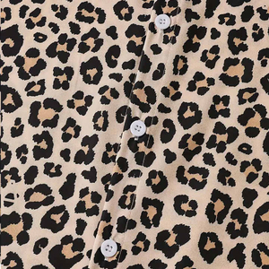 ชุดเสื้อยืดแขนสั้นและกางเกงขาสั้นฮาวายสำหรับผู้ชาย ลาย Aloha สไตล์ทรอปิคอล ชุดลำลองสองชิ้น ใส่ได้ทุกวัน ใส่ไปชายหาดได้ ผลิตจากผ้าฝ้าย 100% ป้องกันรังสียูวี แห้งเร็ว - Product Image 6