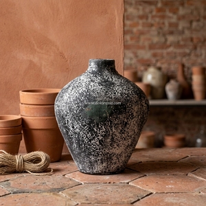 Vase Urne Plate Rustique en Terre Cuite Pero, Pot en Céramique Façonné à la Main, Vase Décoratif de Table, Fournisseur en Gros - Product Image 2