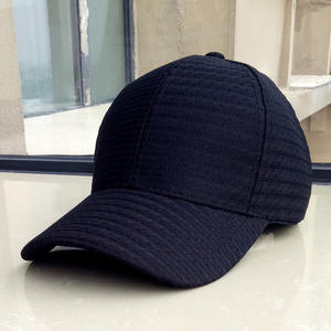 เครื่องสวมศีรษะแนวลำลองแบบพรีเมียมสวมใส่สบายเนื้อผ้านุ่มและดีไซน์ขอบโค้ง - Product Image 1