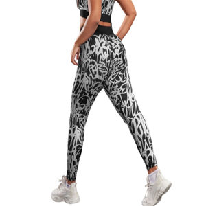 Legging de yoga pour femme taille mi-haute, uni, en Spandex/Polyester, simple, longueur intégrale, sportif, extensible, respirant, violet, avec empiècement en maille noire - Product Image 5
