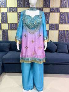 Elegante conjunto de palazzo de seda Chinnon estilo Bollywood con Kurti bordado con espejos reales y dupatta a juego para fiestas y eventos festivos. - Product Image 3