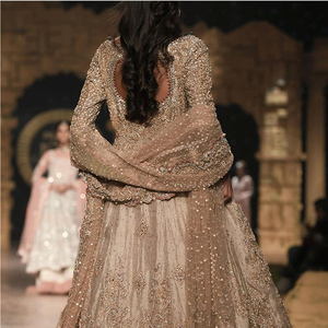 Vestido de Novia Étnico para Mujer, el Más Hermoso Vestido de Patrón Sólido para Damas, Ropa Pakistaní Ecológica Personalizada - Product Image 3