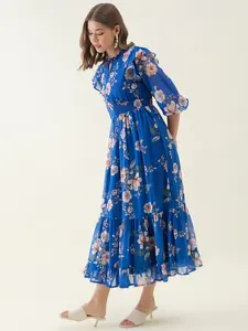 Robe longue maxi à imprimé floral bleu en georgette avec manches trois quarts et col haut pour un usage décontracté et un confort quotidien - Product Image 2