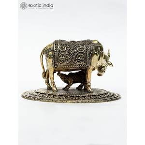 Escultura elegante de vaca y Becerro de latón superfino pequeño de 6 pulgadas con talla atractiva para decoración del hogar y Templo hecho en La India - Product Image 4