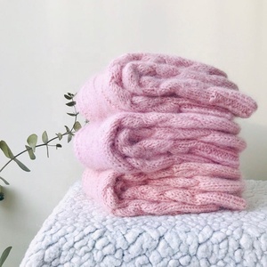 ถุงเท้าไหมพรมถักหนาสำหรับผู้หญิง ขายส่ง ถุงเท้าข้อสั้นแบบถักลายเคเบิล อุ่นสบาย สั่งทำโลโก้ได้ สไตล์ลำลอง ระบายอากาศได้ดี - Product Image 3