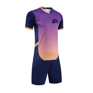 Conjunto de Camiseta de Fútbol Sublimada con Degradado Púrpura y Naranja para Hombre, Manga Corta, Absorbe la Humedad, Ajuste Atlético, Uniforme de Fútbol - Product Image 4