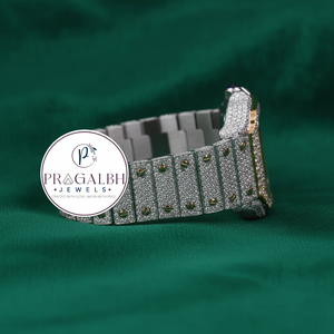 นาฬิกา Pragalbh Jewels ประดับเพชรเต็มหน้าปัด ตัวเรือนทองคำแบบกำหนดเอง หน้าปัดเลขโรมัน สายสแตนเลสสตีล สำหรับผู้ชาย - Product Image 3
