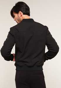 เสื้อแจ็คเก็ตบอมเบอร์สีดำสำหรับผู้ชาย คอตั้ง ซิปปิด ทรงลำลอง ใส่ได้ในฤดูใบไม้ร่วง ทรงปกติ ผลิตจากวัสดุโพลีเอสเตอร์ - Product Image 2
