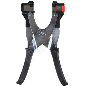 Pince applicatrice universelle en métal Surtechs pour étiquettes d'oreille de bétail (porcs, moutons, bovins) – Instrument chirurgical de classe I - Product Image 3