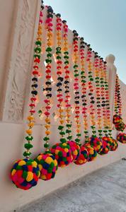 Guirlandes décoratives artisanales de boules pompons Holi - Décorations suspendues pour le festival indien Rangotsav, cabine photo, décoration intérieure et événements extérieurs - Product Image 6