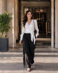 Chemisier élégant en coton tissé décontracté à encolure en V et taille nouée, blanc, à manches longues, pour le bureau et la mode estivale – Vente en gros - Product Image 1